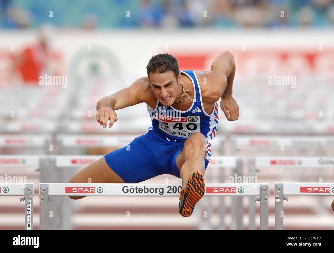 Romain Barras, de Francia, compite en vallas de 100 metros de decathlon  durante los Campeonatos europeos de atletismo, en Goteborg, Suecia, el 11  de agosto de 2006. Foto de Guibbaud-Kempinaire/Cameleon/ABACAPRESS.COM  Fotografía de