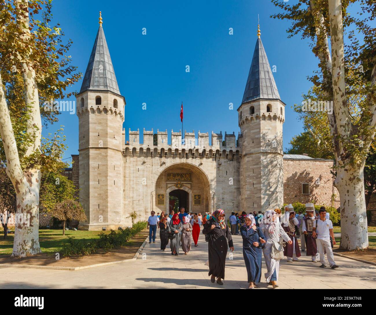 Estambul, Turquía. Palacio Topkapi. Topkapi Sarayi. Puerta de saludo. Una entrada al Palacio. También se conoce como la Puerta del Medio. En turco, o. Foto de stock