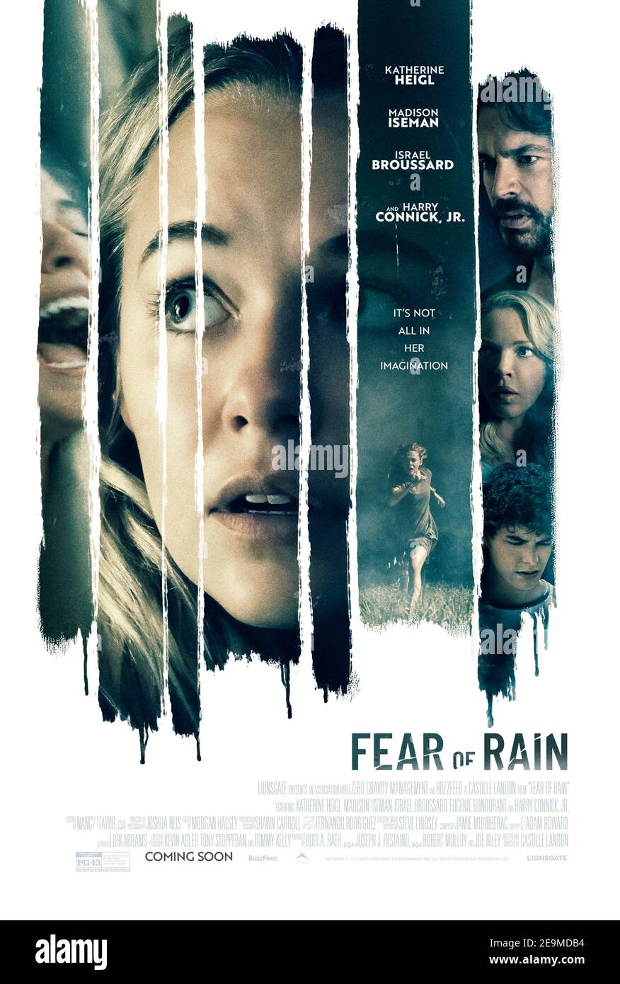 Miedo a la lluvia (2021) dirigida por Castille Landon y protagonizada por Katherine Heigl, Madison Iseman e Israel Broussard. Una esquizofrénica lucha con alucinaciones aterradoras mientras sospecha que su vecino ha secuestrado a un niño. Foto de stock