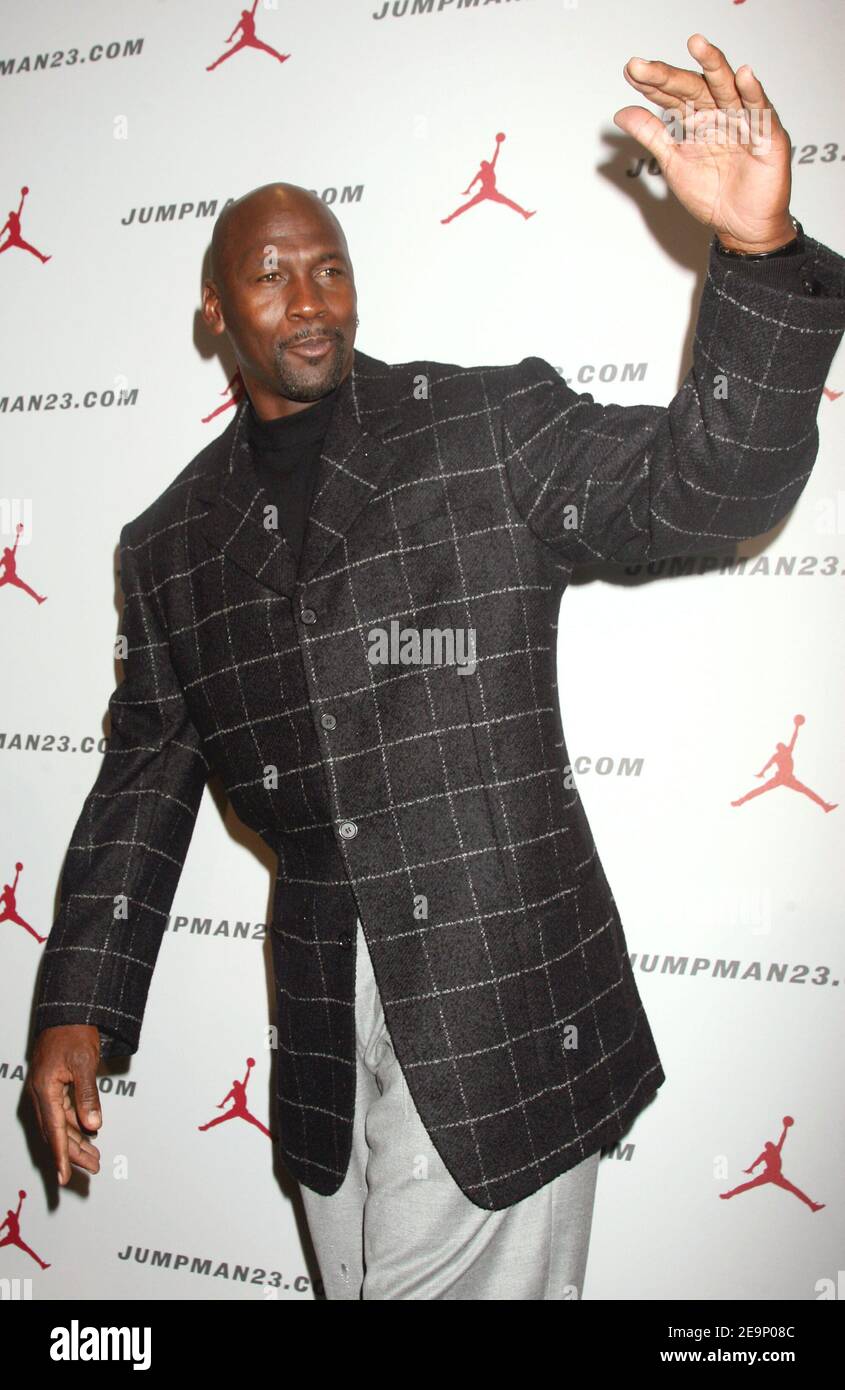 La leyenda DE la NBA DE EE.UU. Michael Jordan asiste a la cena en su honnor  celebrada en el restaurante 'Maison Blanche' en París, Francia. 18 de  octubre de 2006. Foto de