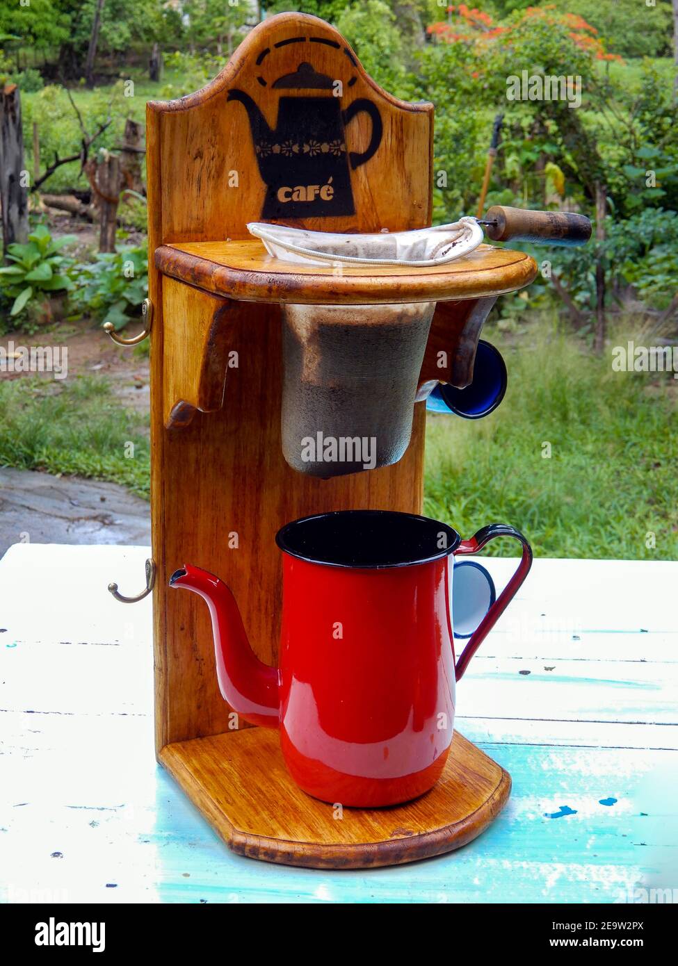 Colador de café tetera fotografías e imágenes de alta resolución - Alamy