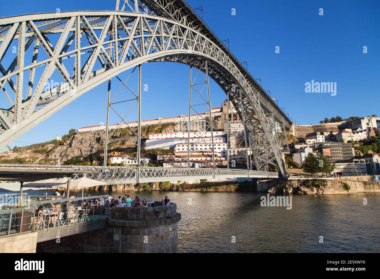 Oporto, Portugal - 23 de agosto de 2020: Puente Luís I en Oporto, Portugal. Foto de stock