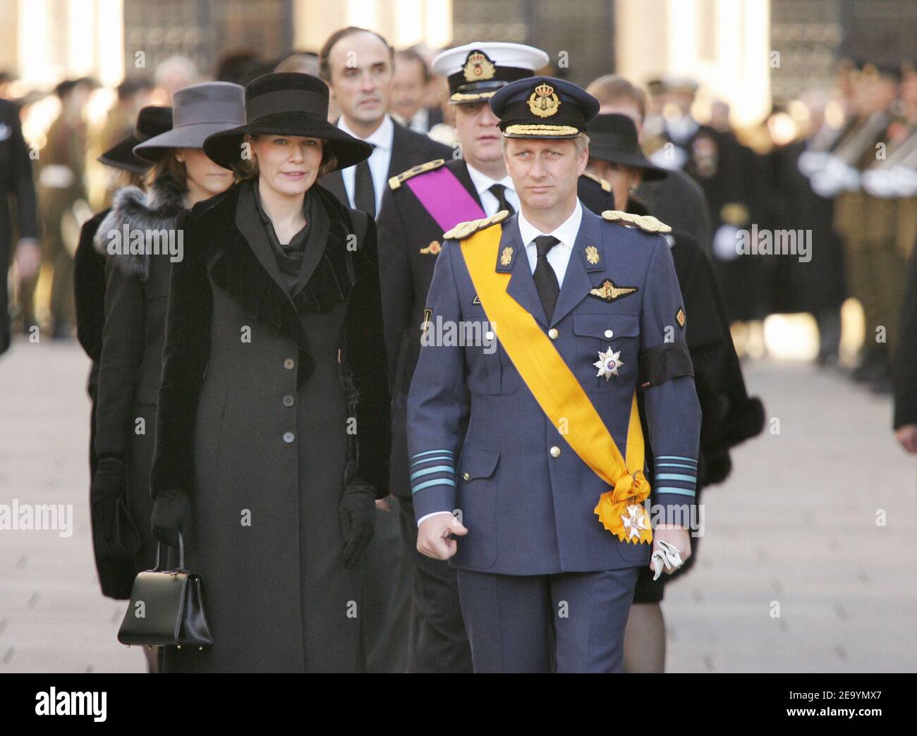 El Príncipe Felipe y la Princesa Mathilde de Bélgica asisten al funeral de la Gran Duquesa Charlotte de Luxemburgo en Luxemburgo el 15 de enero de 2005. La Gran Duquesa murió de cáncer de pulmón a los 77 años, el 10 de enero de 2005. Foto de Klein-Nebinger/ABACA. Foto de stock