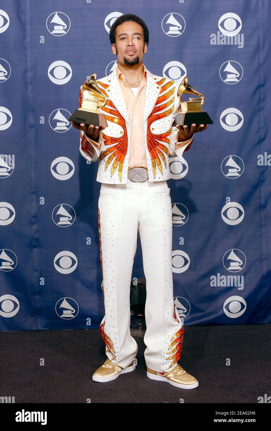 Músico Ben Harper ganador del mejor rendimiento Instrumental Pop y mejor  álbum Soul/Gospel tradicional en la sala de prensa en los 47º Premios  anuales Grammy en los Angeles, CA el 13 de
