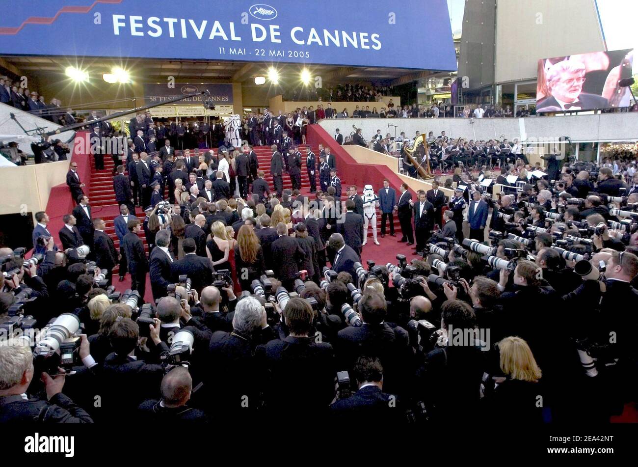 Los miembros del elenco llegan para la película de George Lucas 'Star Wars Episode 3 Venge of the Sith' estreno mundial presentado fuera de competición en el 58º Festival de Cannes en Cannes, Francia el 15 de mayo de 2005. Foto de Hahn-Nebinger-Klein/ABACA Foto de stock
