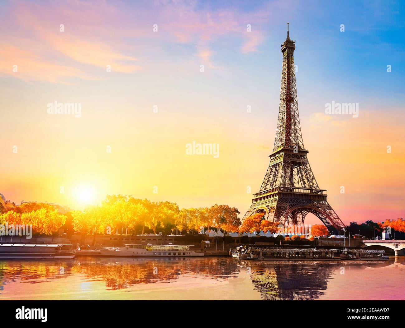 Amanecer en paris fotografías e imágenes de alta resolución Alamy
