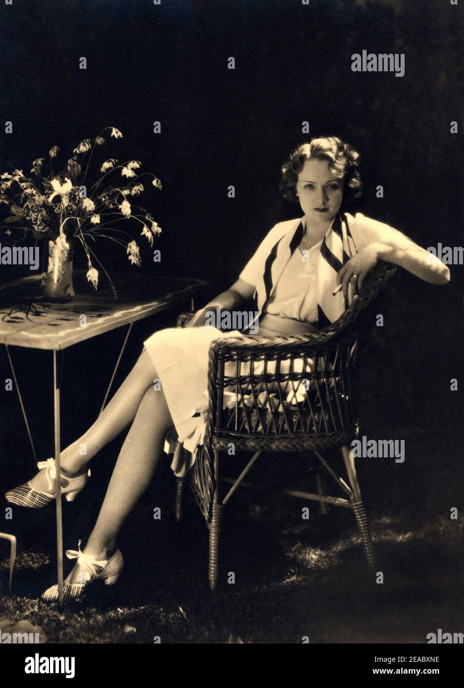1931 , USA : la actriz MARLENE DIETRICH ( 1902 - 1992 ) en Hollywood ,  Paramount Picture - CINE - PELÍCULA - atrice - retrato - ritratto - pelo  rubio -