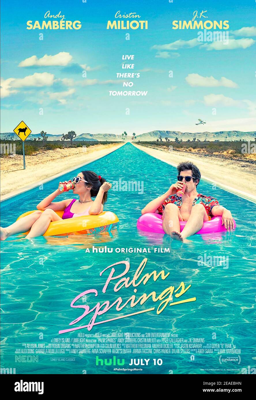 Palm Springs (2020) dirigida por Max Barbakow y protagonizada por Andy Samberg y Cristin Milioti como asistentes a la boda en Palm Springs que se encuentran incapaces de irse. Foto de stock