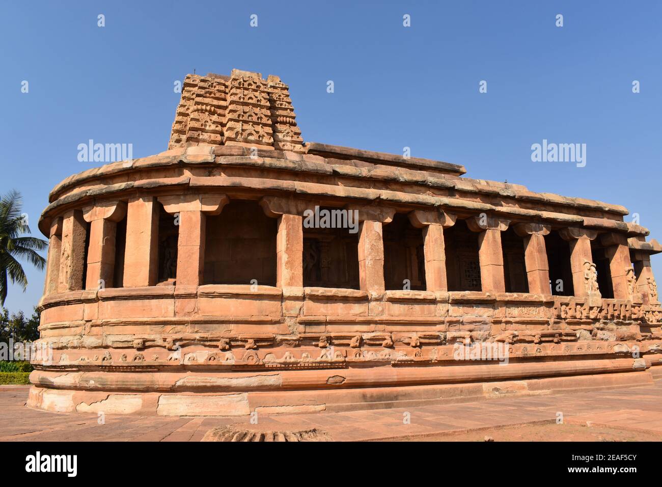 Aihole, Karnataka - 2 de diciembre de 2020 : Templo de Durga en Aihole. Uno de los destinos turísticos más famosos de karnataka, India. Foto de stock