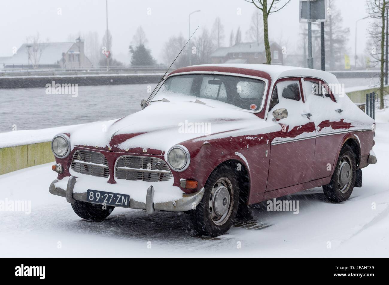 Volvo parked fotografías e imágenes de alta resolución - Página 4 - Alamy