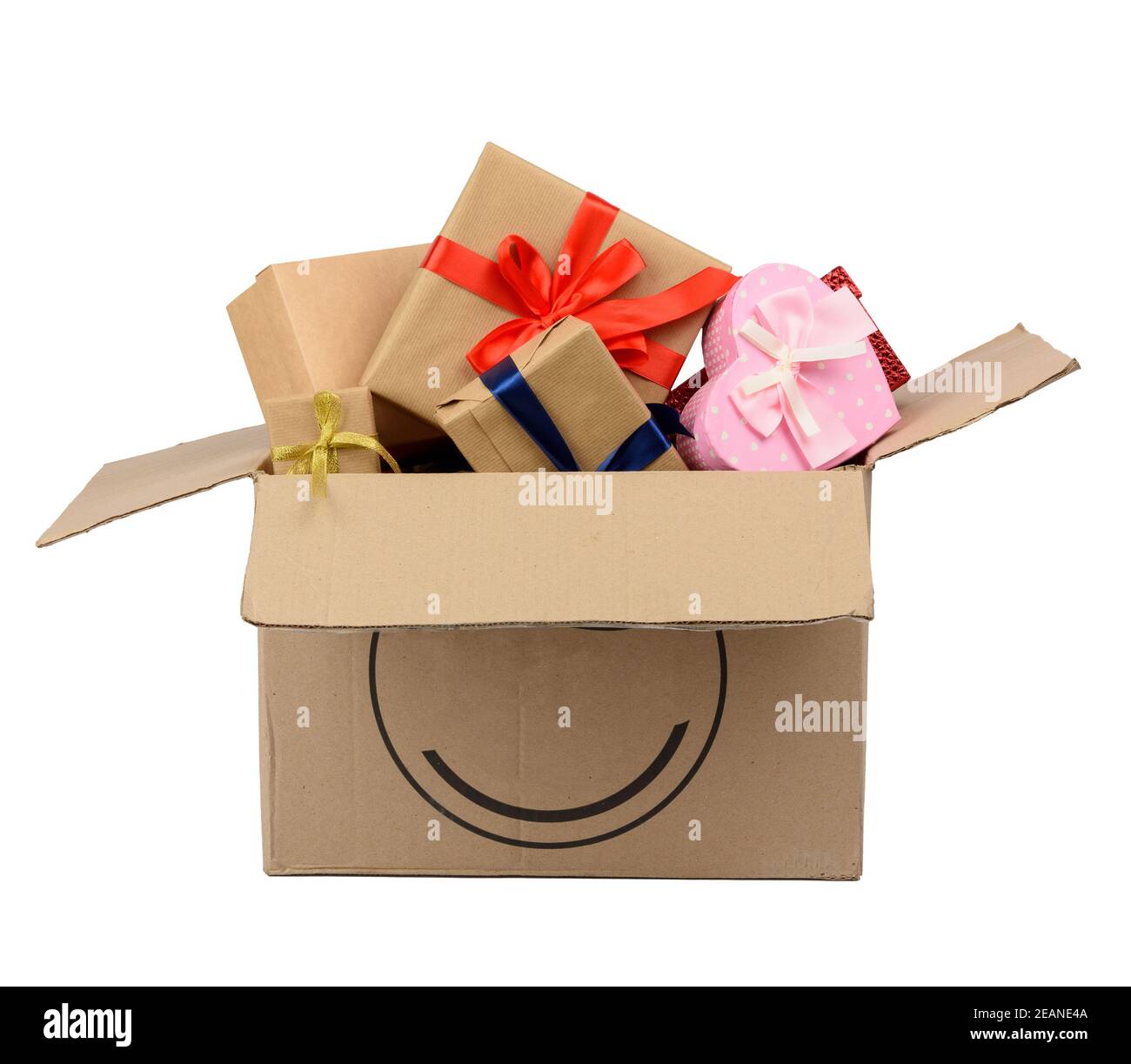 Caja de regalo decorada con cinta azul. Abra el cartón marrón vacío.  ilustración de representación 3d Fotografía de stock - Alamy