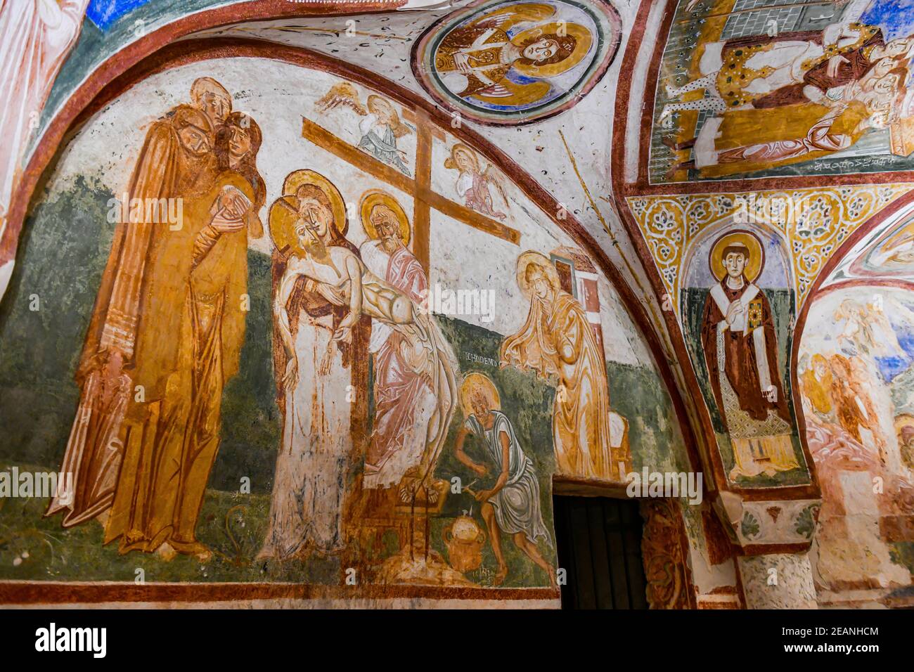 Colorida Cripta de los frescos, Patrimonio de la Humanidad de la UNESCO, Udine, Friuli-Venecia Julia, Italia, Europa Foto de stock
