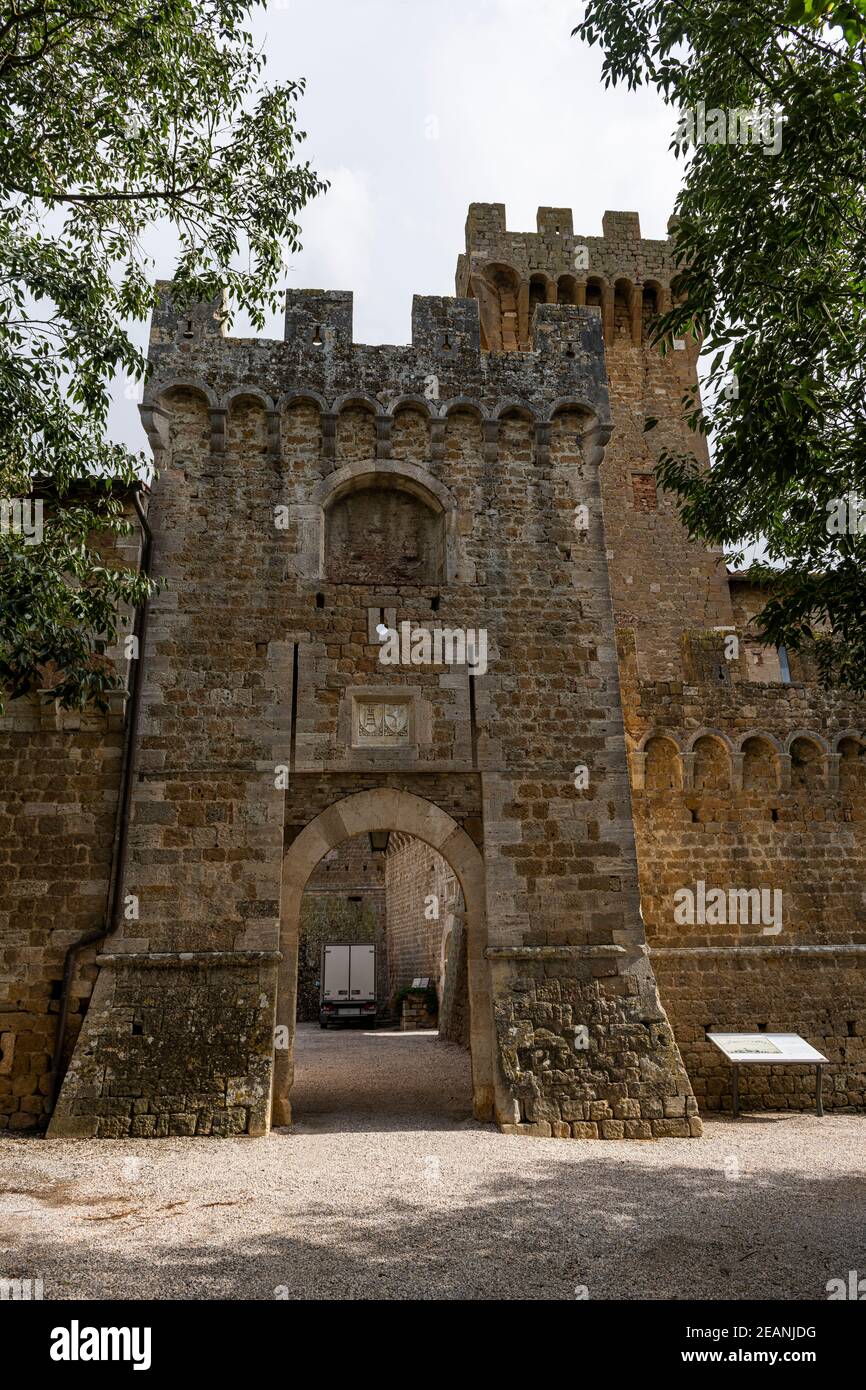 Castello di Spedaletto, Val d'Orcia, Patrimonio de la Humanidad de la UNESCO, Toscana, Italia, Europa Foto de stock