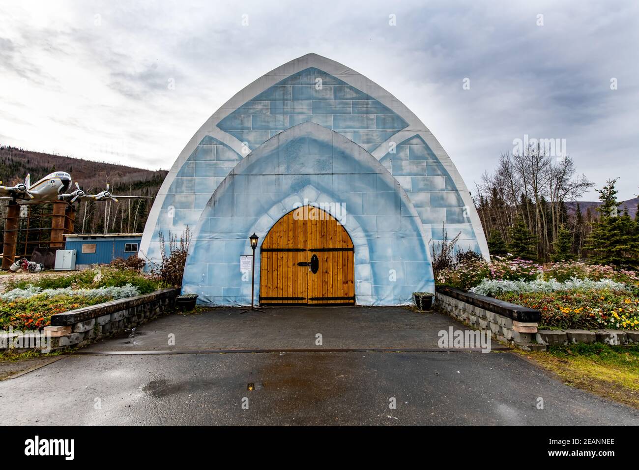 Aurora Ice Museum and Bar en Chena Hot Springs en Fairbanks, Alaska es el hogar del ambiente de hielo más grande del mundo durante todo el año Foto de stock