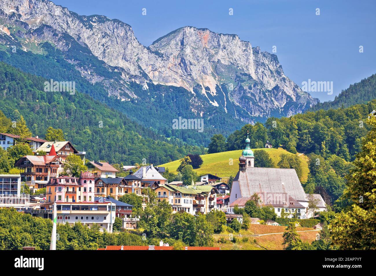 Ciudad de Berchtesgaden y vista al paisaje alpino Foto de stock