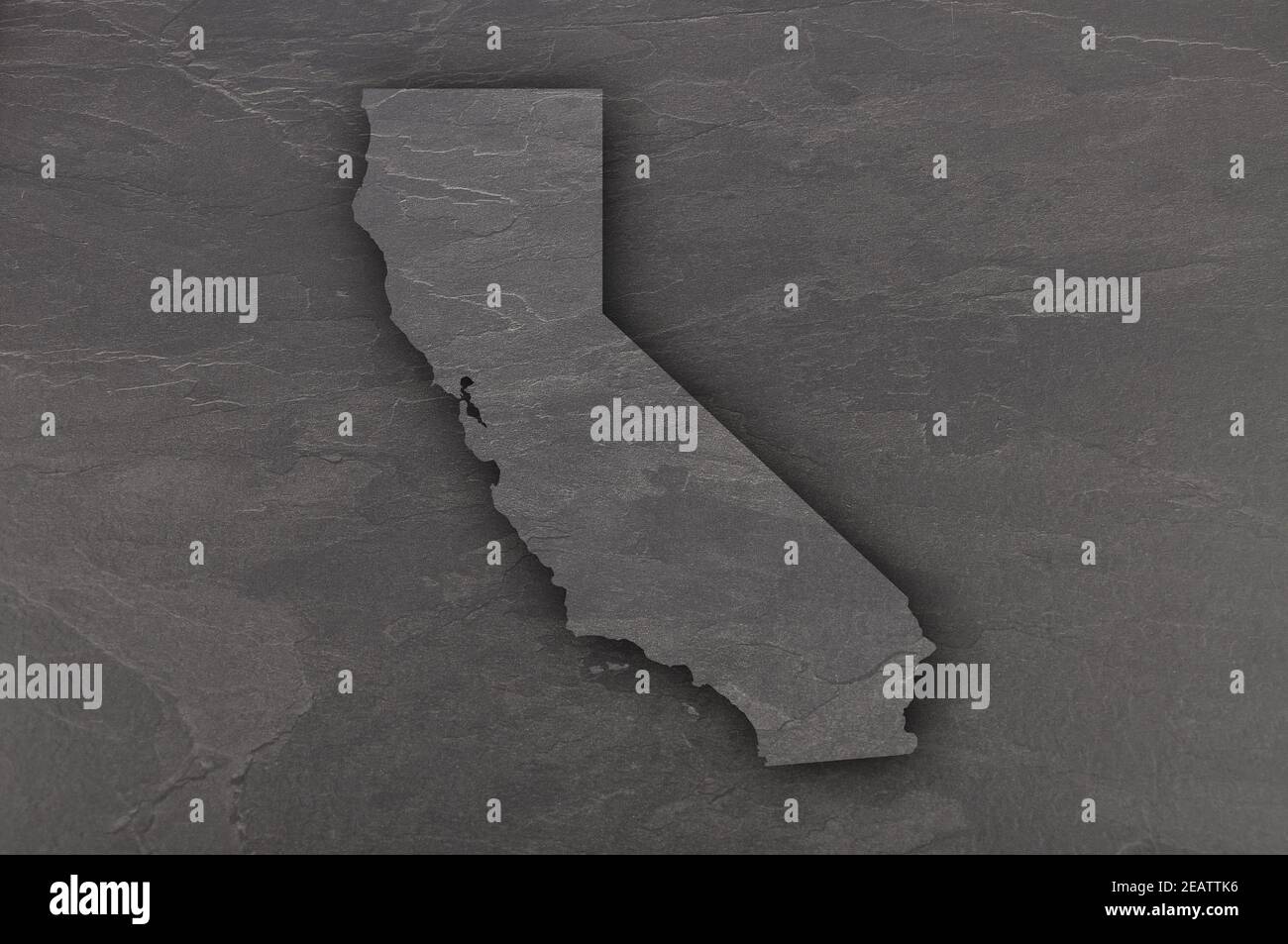 Mapa de California sobre pizarra oscura Foto de stock