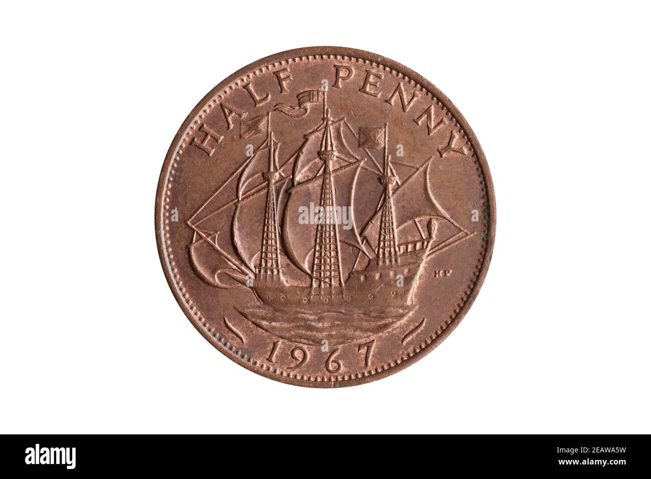Antigua moneda de media centavo pre decimal de Inglaterra Reino Unido Reverse Golden Nave trasera cortada y aislada Foto de stock