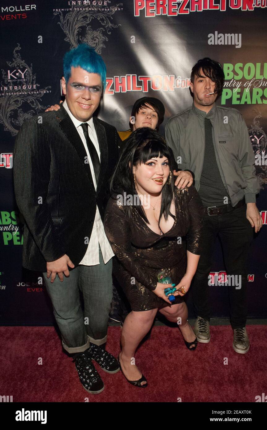 Beth Ditto, de la banda Gossip y Pérez Hilton, asiste a las llegadas al  20th Birthday Ball de Pérez Hilton en el Roxy Theatre de los Ángeles,  California. Crédito: Jared Milgrim/el acceso