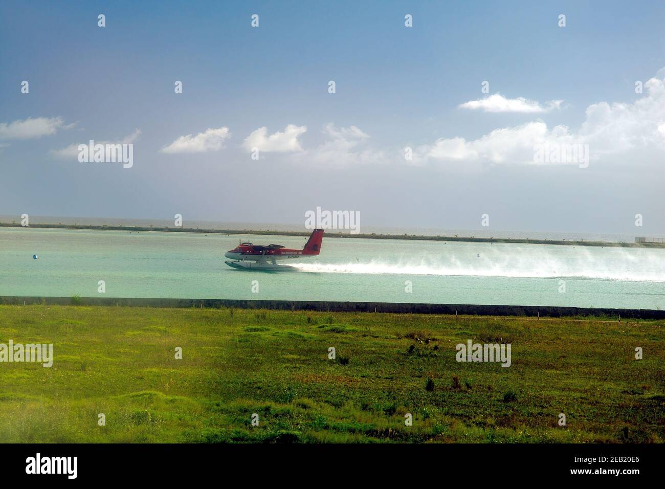 Maldivian Air taxi, de Haviland Canadá, DHC-6, hidroavión, 8Q-QBU, despegue, sea Port, Male Airport, Maldivas Foto de stock