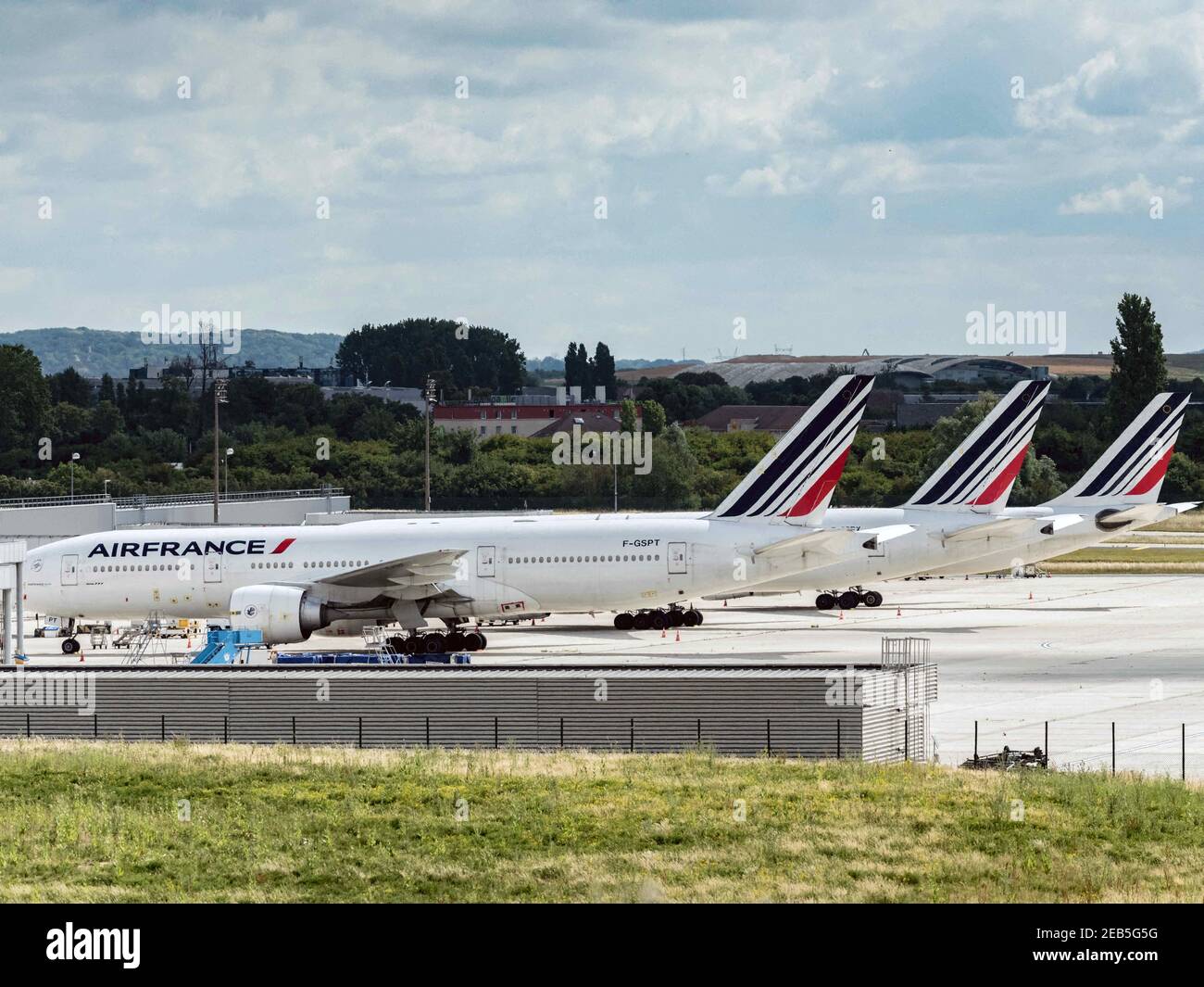 Foto del archivo fechada el 19 de septiembre de 2020 de los aviones de Air  France con conexión a tierra en el aeropuerto Roissy-Charles de Gaulle (CDG)  en Roissy, al norte de