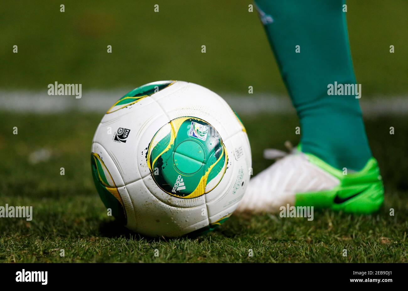 Fútbol - Irlanda del Norte contra Israel - Copa Mundial 2014 Zona Europea  de clasificación - Grupo F - Windsor