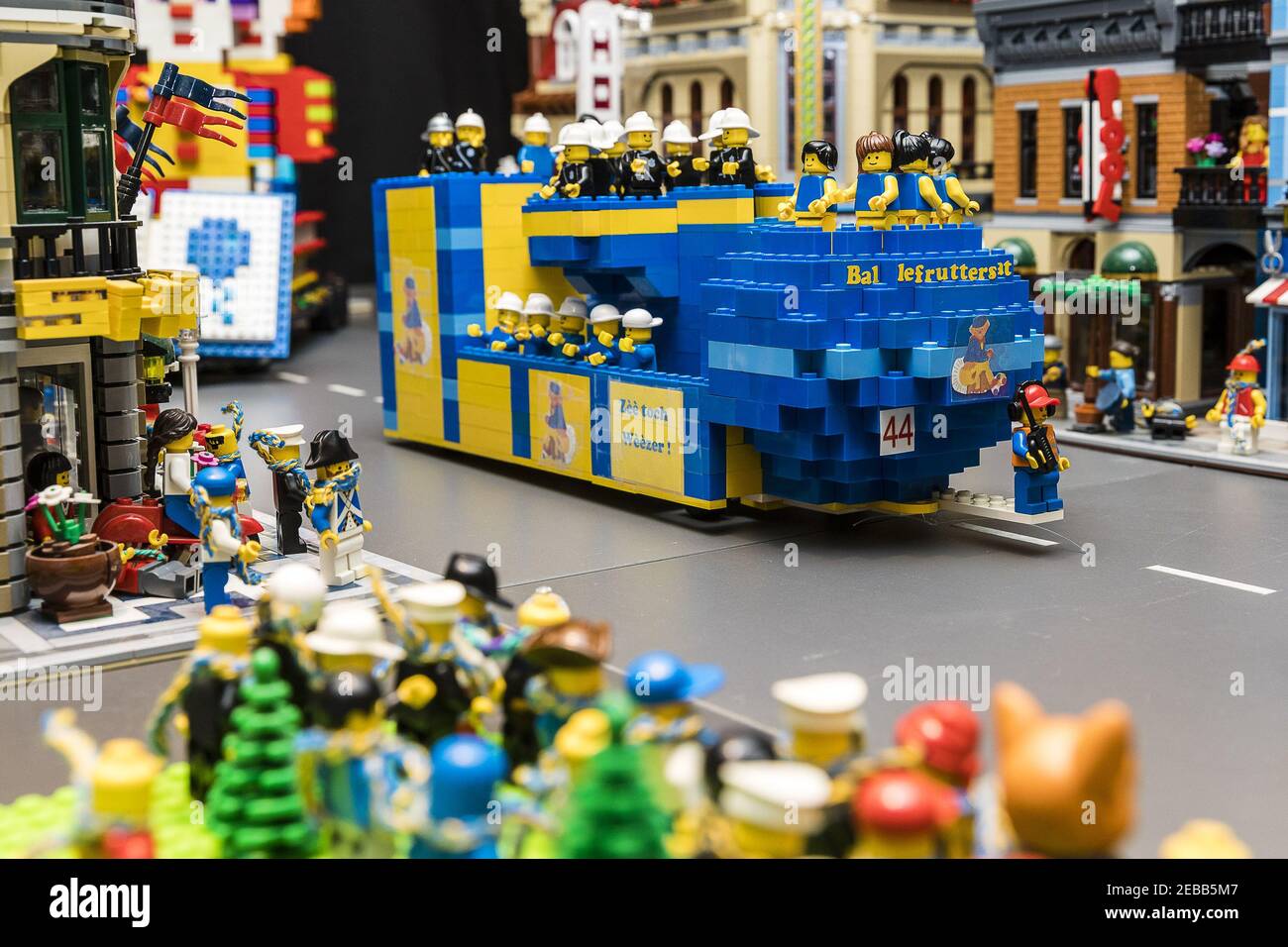 Goirle, 10-02-2021. Carnaval desfile de Lego, porque Carnaval no se permite  debido Corona medidas. Carnavalsvereniging de Ballefutters heeft een Lego  optocht samengesteld omdat de reguliere optocht door de coronaatrdegelen  niet door mag