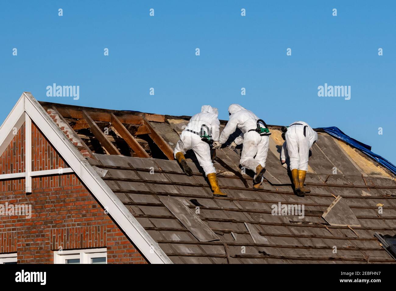 Tablero de asbesto fotografías e imágenes de alta resolución - Alamy