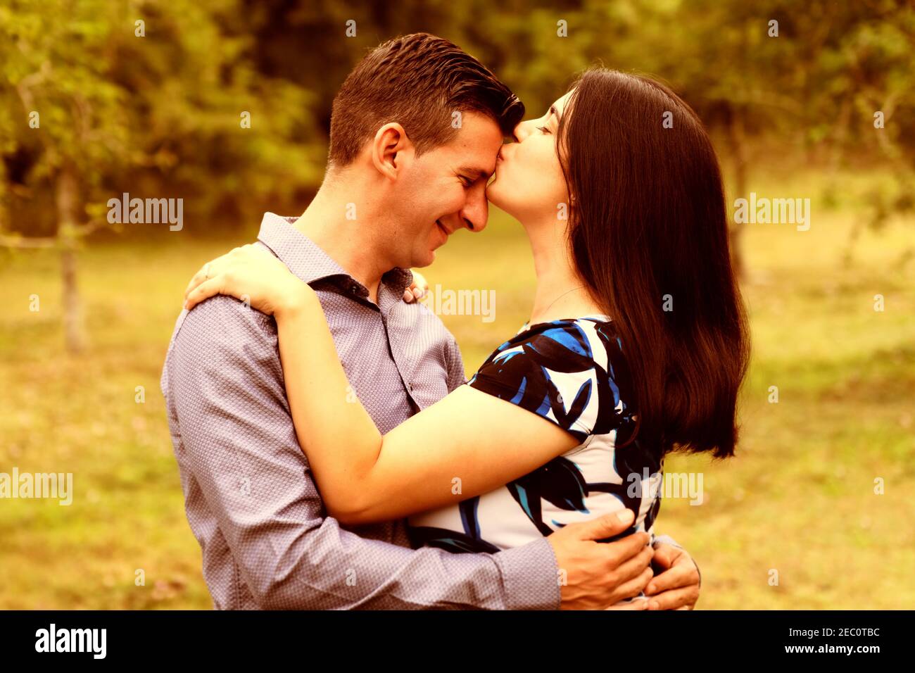 Fotos de compromiso de una pareja cubana Foto de stock