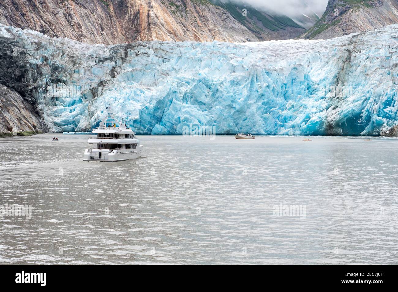 Tracy Arm Fjord con Sawyer Glacier en el sudeste de Alaska Foto de stock