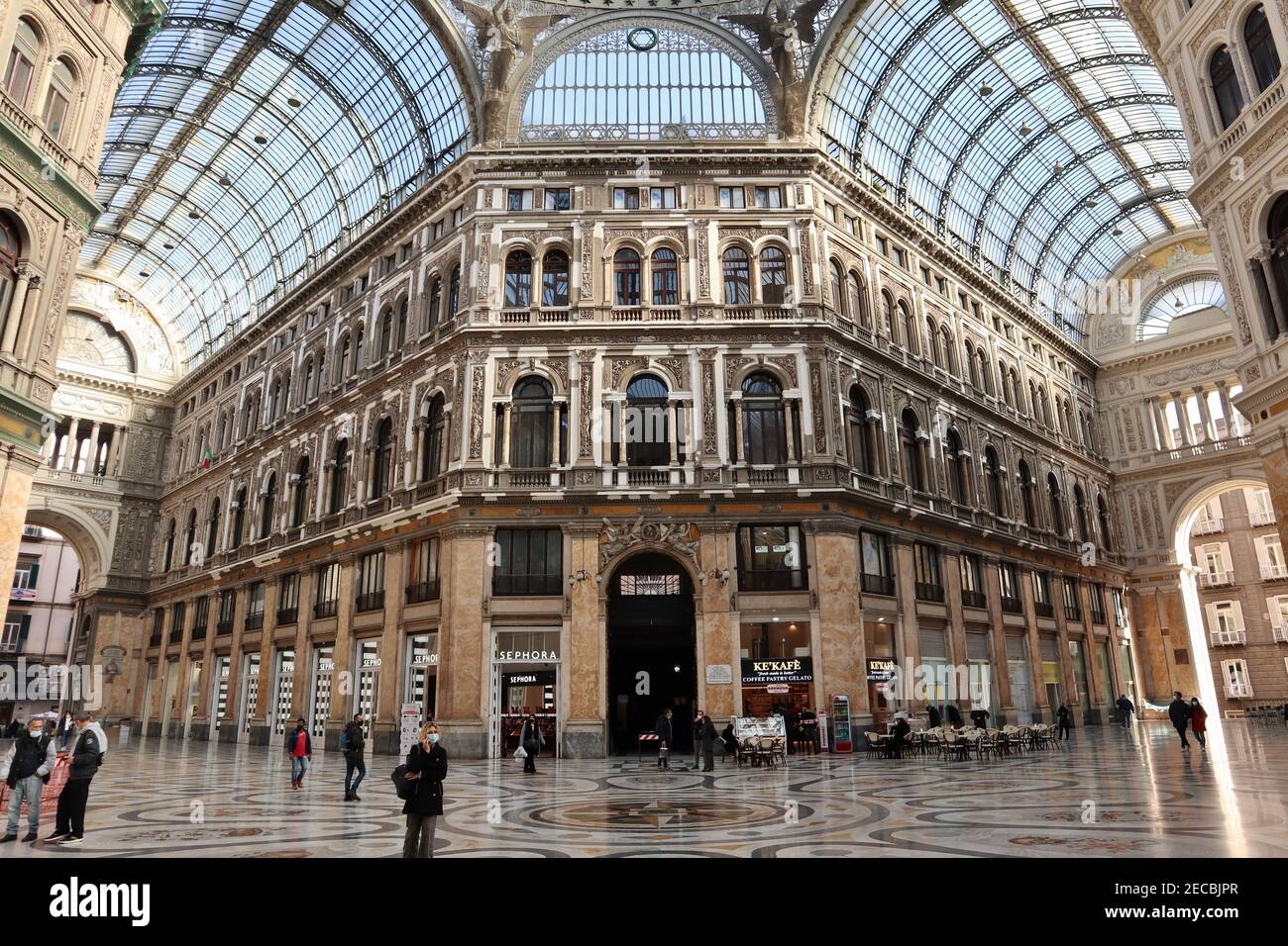 Nápoles - Lato nord-est della Galleria Umberto I Foto de stock