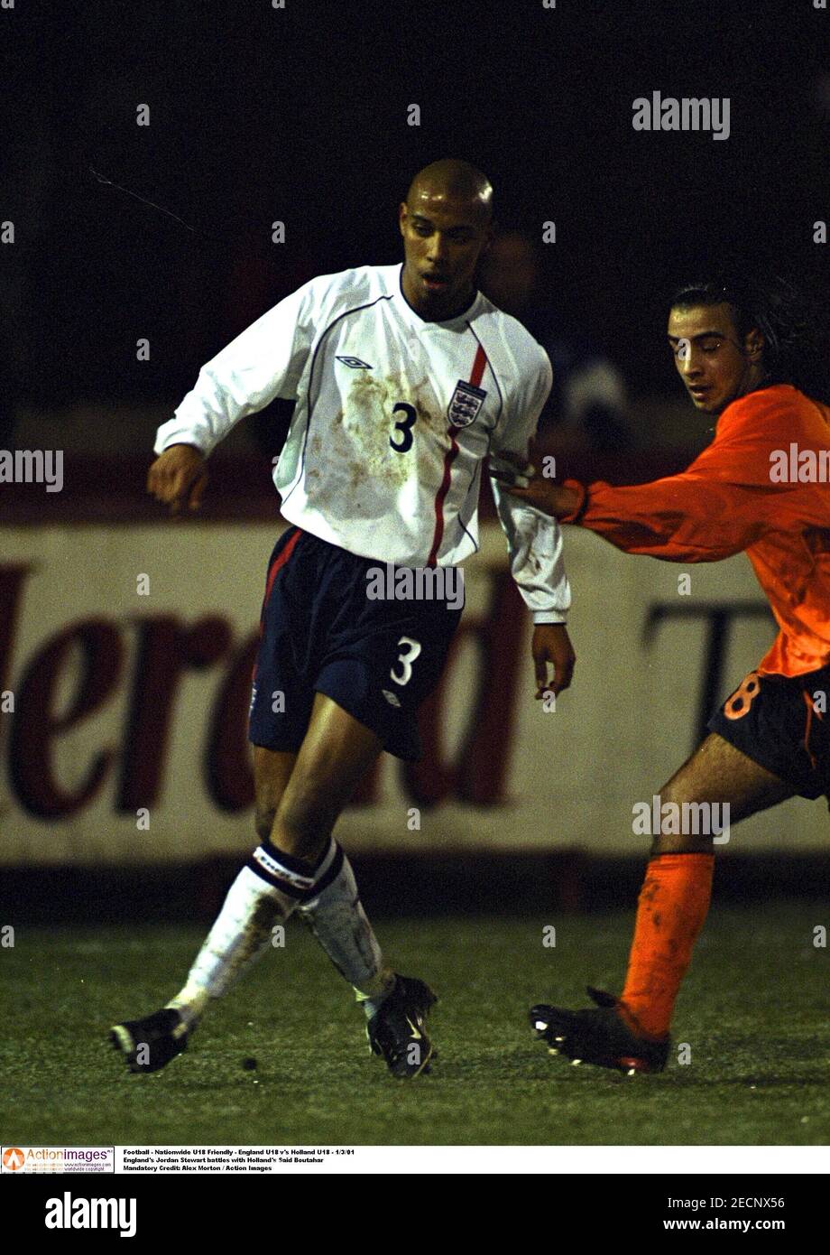 Futbol Nationwide U18 Friendly England U18 V S Holland U18 1 3 01 Jordan Stewart De Inglaterra Lucha Con Said Butahar De Holanda Credito Obligatorio Alex Morton Action Images Fotografia De Stock Alamy