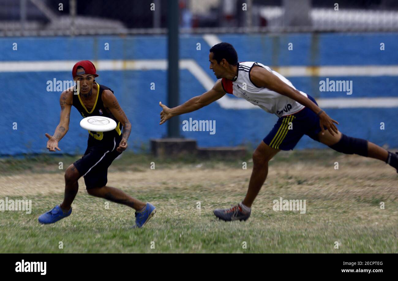 Valencia Carabobo Venezuela 13 De Febrero De 2021 13 De Febrero De 2021 Ultimate Or Frisbee Es Un Deporte De Equipo Sin Contacto Auto Arbitro Jugado Con Un Disco De Vuelo O Frisbee