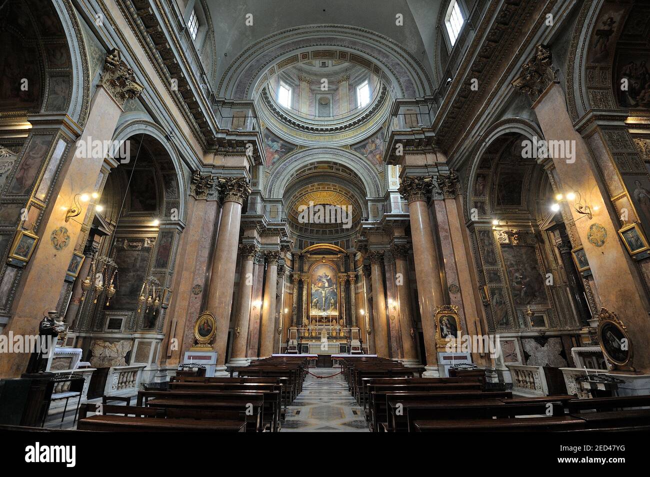 Italia, Roma, iglesia de la Santísima Trinidad de los peregrinos, Santissima Trinità dei Pellegrini Foto de stock