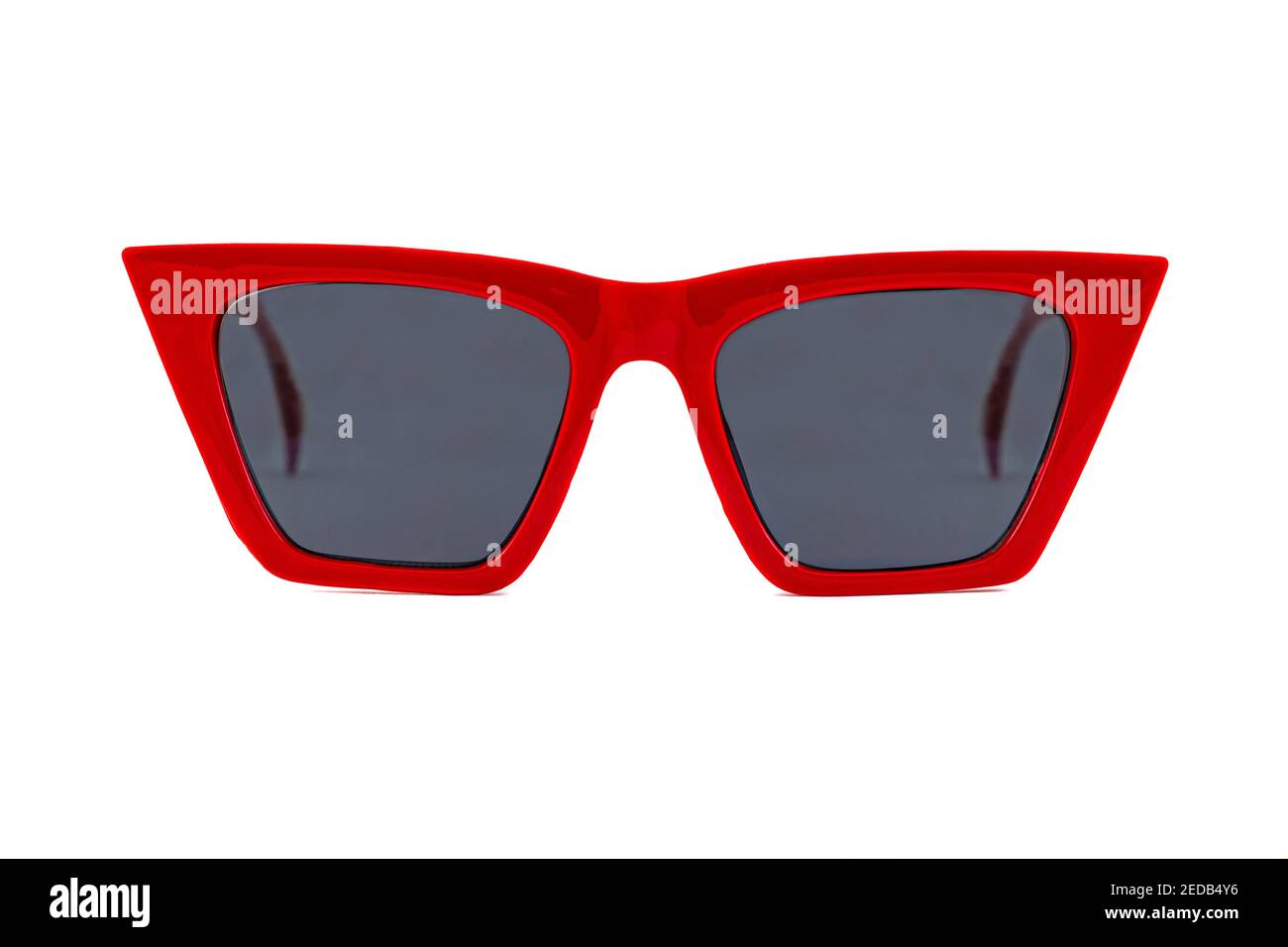 Gafas de sol con montura roja fotografías e imágenes de alta resolución -  Alamy