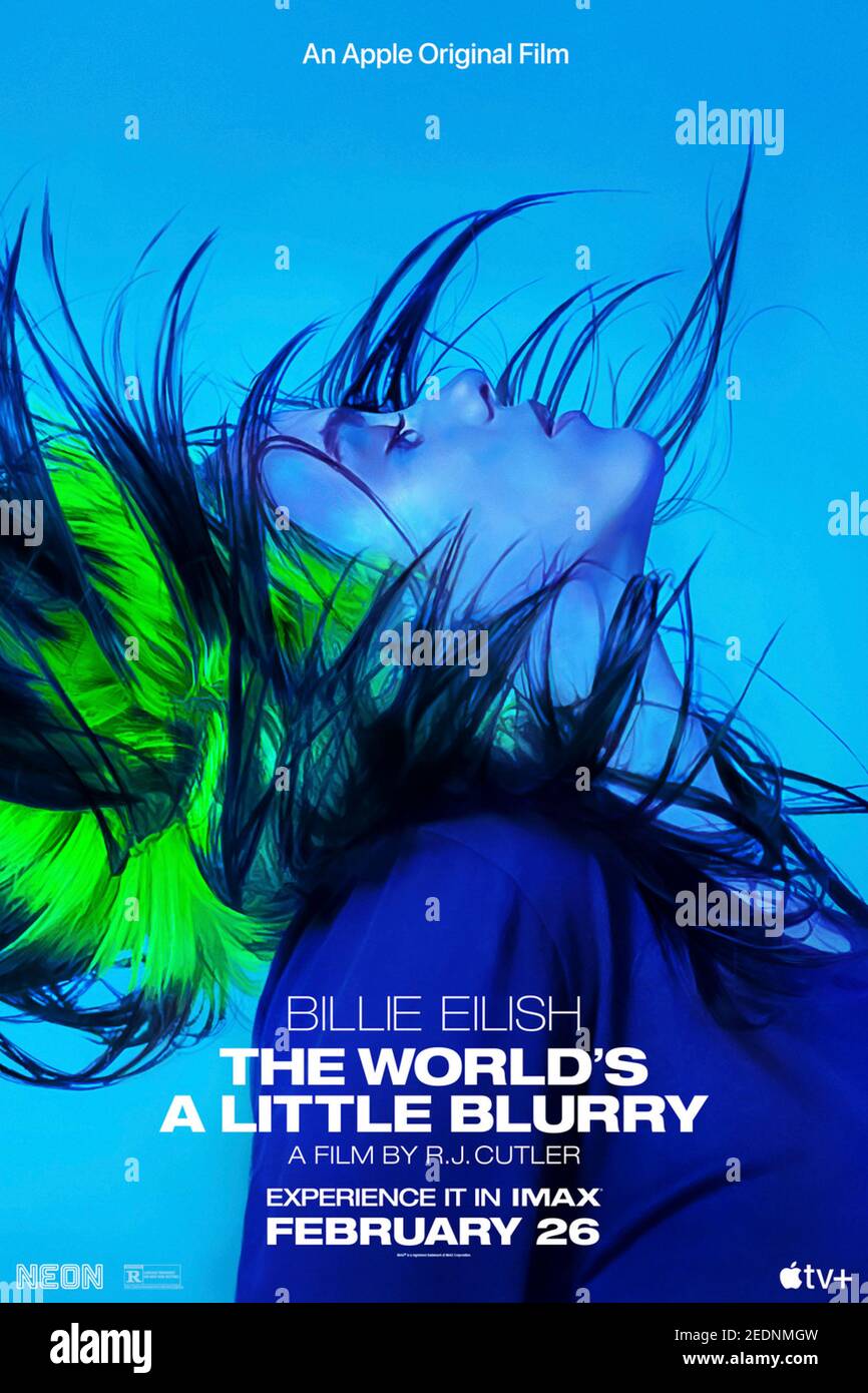Billie Eilish: The World's a Little blurry (2021) dirigida por R.J. Cutler. Behing the Scenes doucumentary siguiendo el viaje de la cantante y compositora Billie Elisish, navegando la vida en la carretera, en el escenario y en casa, mientras crea su álbum debut. Foto de stock