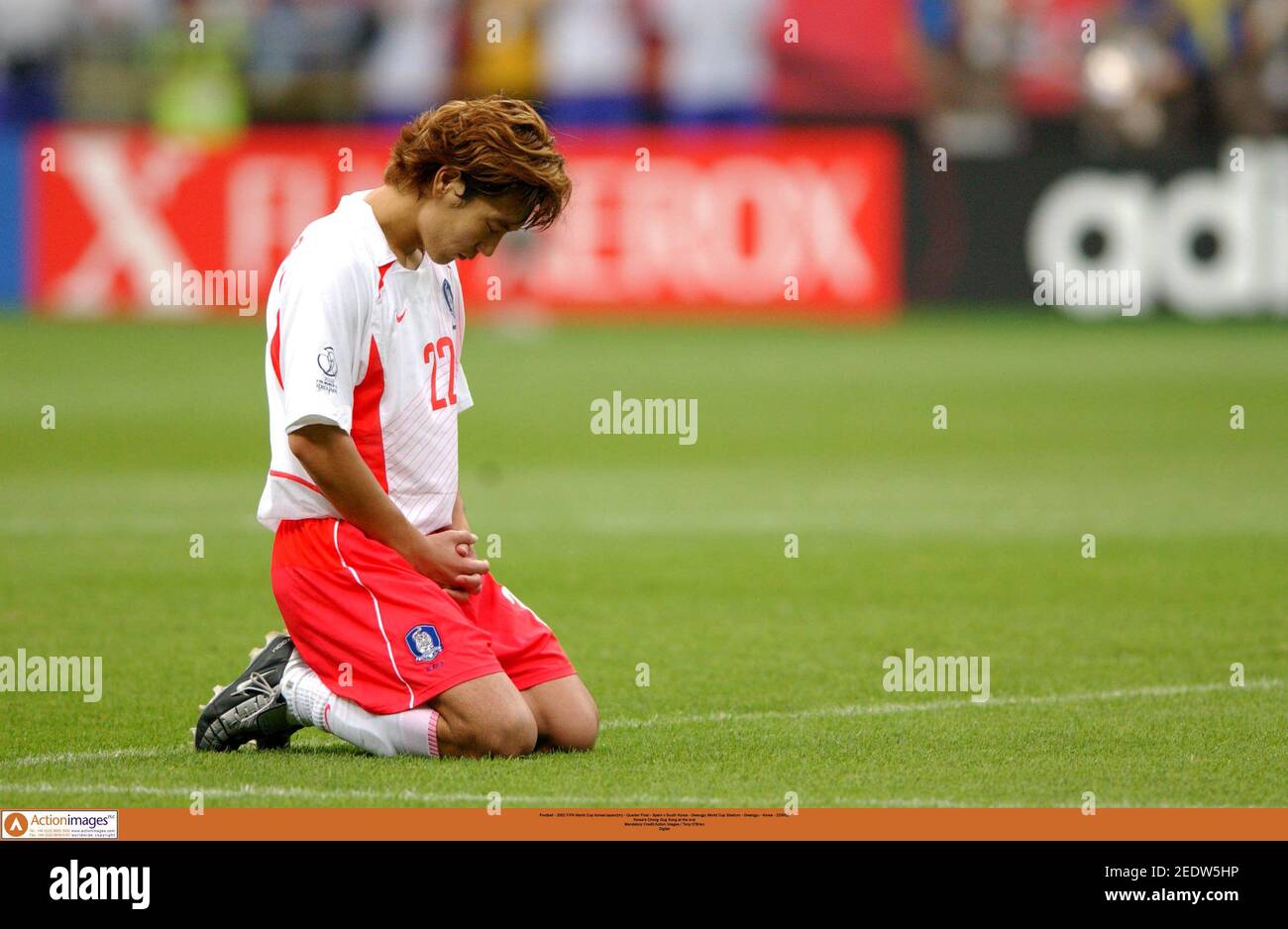 Fútbol - Copa Mundial de la FIFA Corea/Japón(tm) 2002 - cuartos de final -  España contra Corea del Sur - Estadio de la Copa Mundial de Gwangju -  Gwangju - Corea -