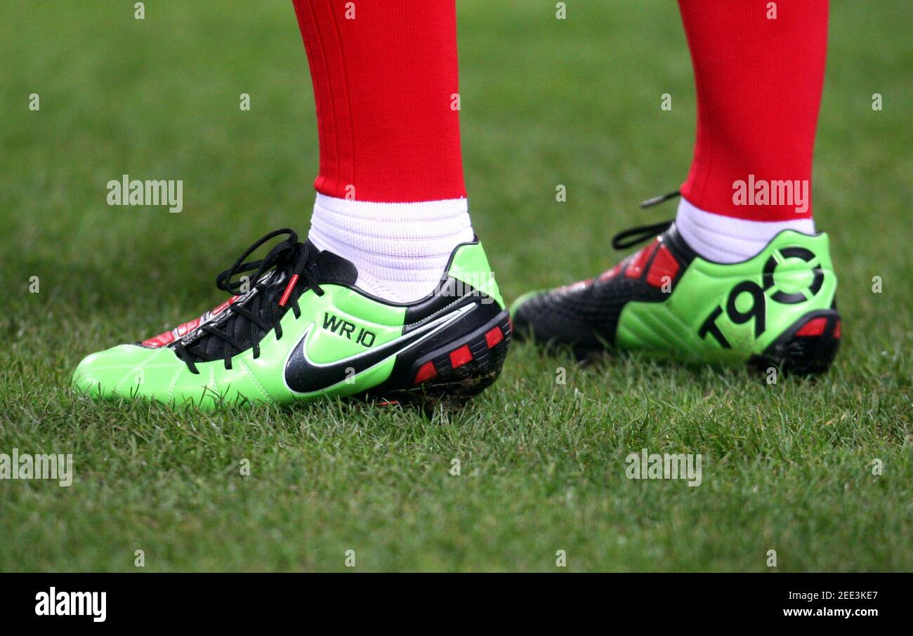 Fútbol - Inglaterra contra Egipto - Internacional Friendly - Wembley  Stadium - 3/3/10 Vista general de las botas de fútbol Wayne Rooneys / Nike  crédito obligatorio: Acción Imágenes / Carl Recine Fotografía de stock -  Alamy