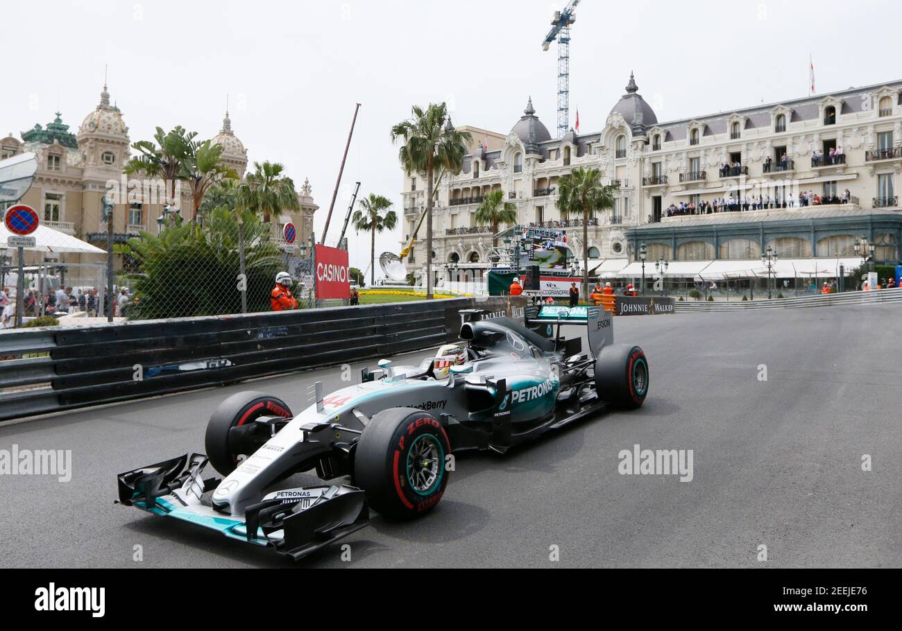 Fórmula uno - F1 - Gran Premio de Mónaco 2015 - circuito de Mónaco, Monte  Carlo - 23/5/15 Lewis Hamilton de Mercedes antes de calificar Reuters /  Robert Pratta Fotografía de stock - Alamy