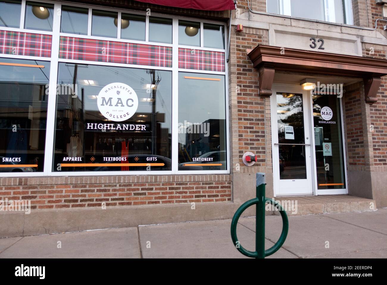 Macalester College Bookstore que también vende accesorios como camisas y sombreros. St Paul Minnesota MN EE.UU Foto de stock