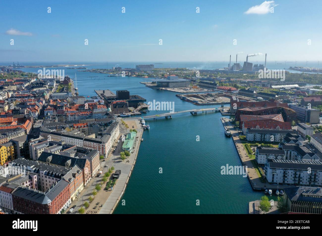 Vista aérea de Drone del puerto de Copenhague Fotografía de stock - Alamy