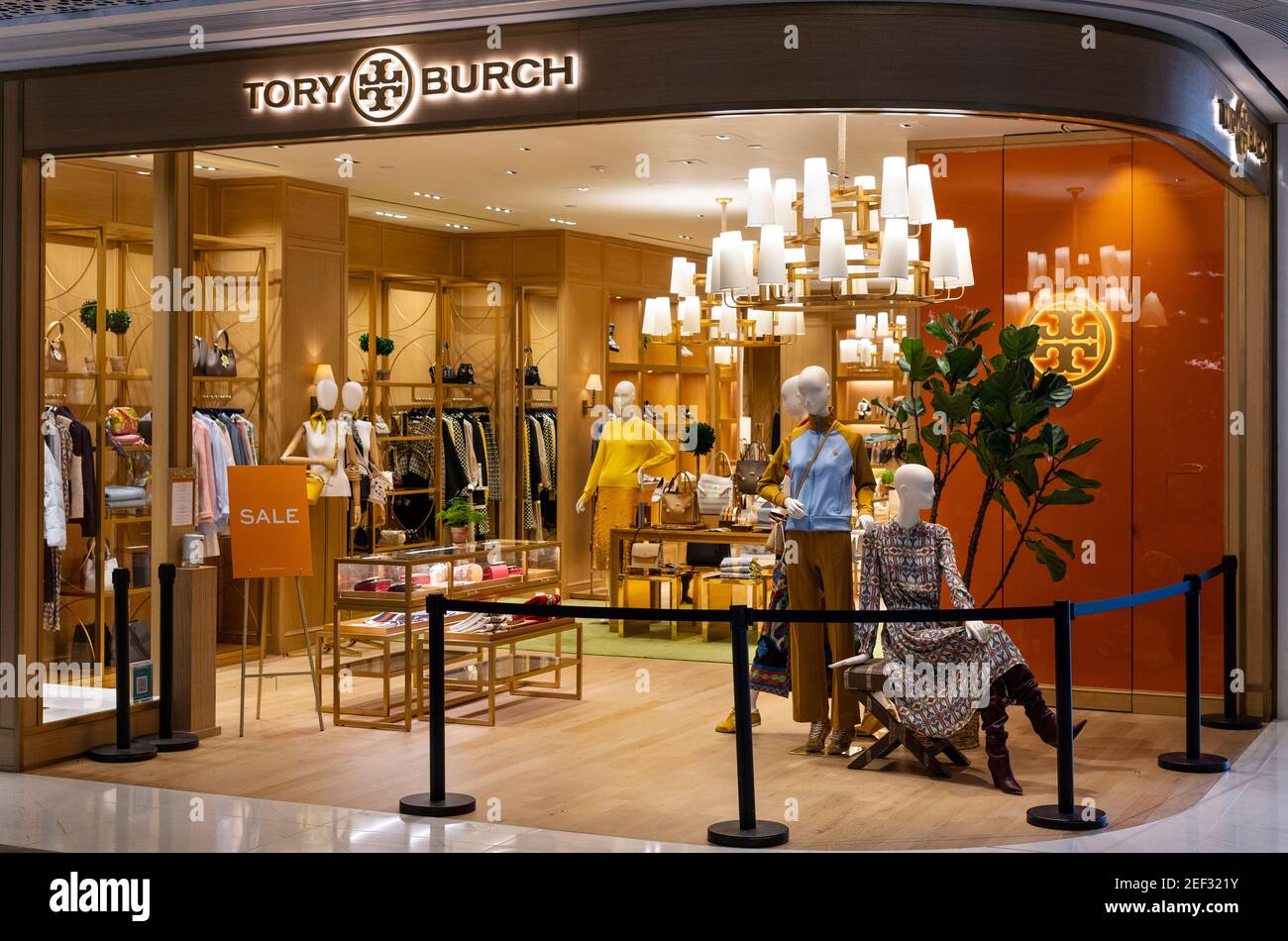 La Marca de moda estadounidense Tory Burch tienda vista en Hong Kong  Fotografía de stock - Alamy