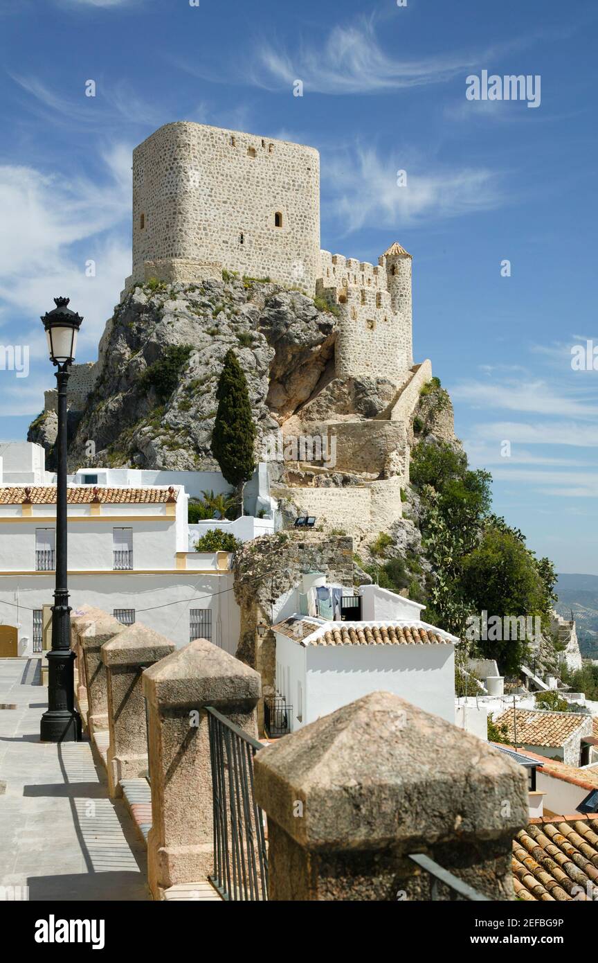 Olvera castillo árabe del siglo XII la provincia de Cádiz Andalucía España Foto de stock