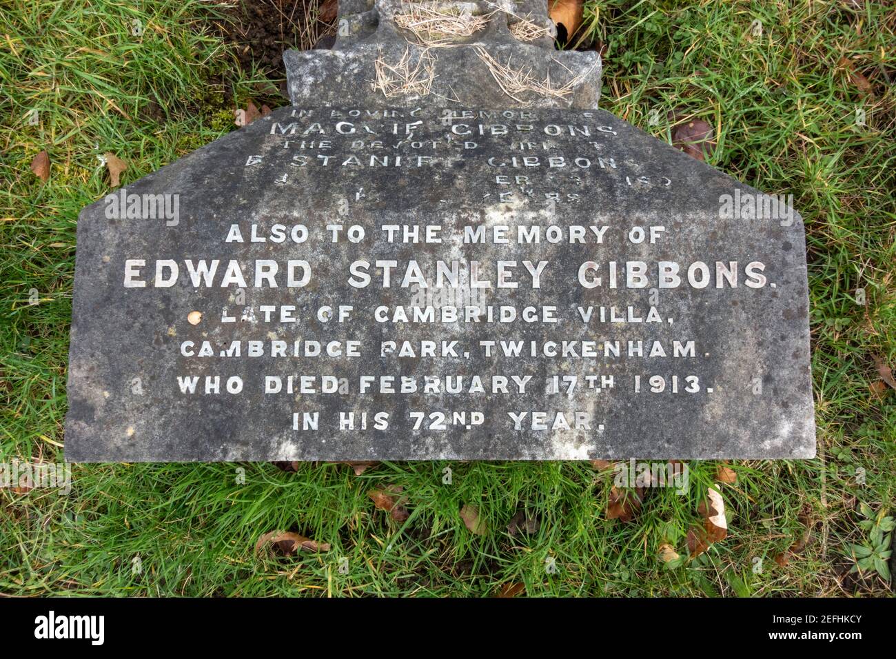 Tumba de Edward Stanley Gibbon, creador del catálogo de sellos Stanley Gibbons, Cementerio Twickenham, Whitton, Richmond upon Thames, Londres, REINO UNIDO. Foto de stock