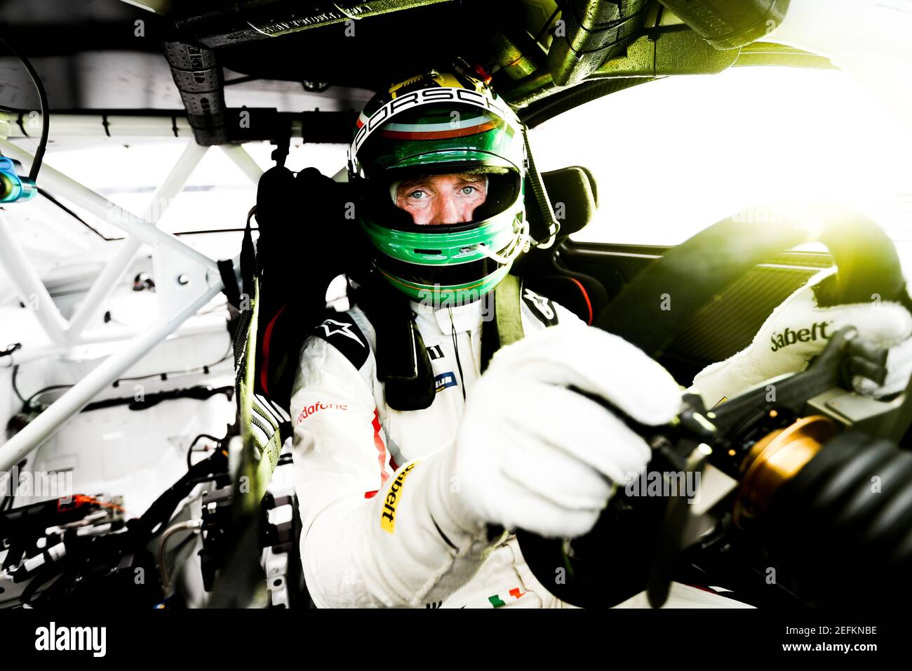 Michael Fassbender, estrella de cine de Hollywood que conduce en la carrera  de apoyo de Porsche Supercup durante la Fórmula 1 Aramco Gran Premio de  España 2020, Gran Premio de España, del