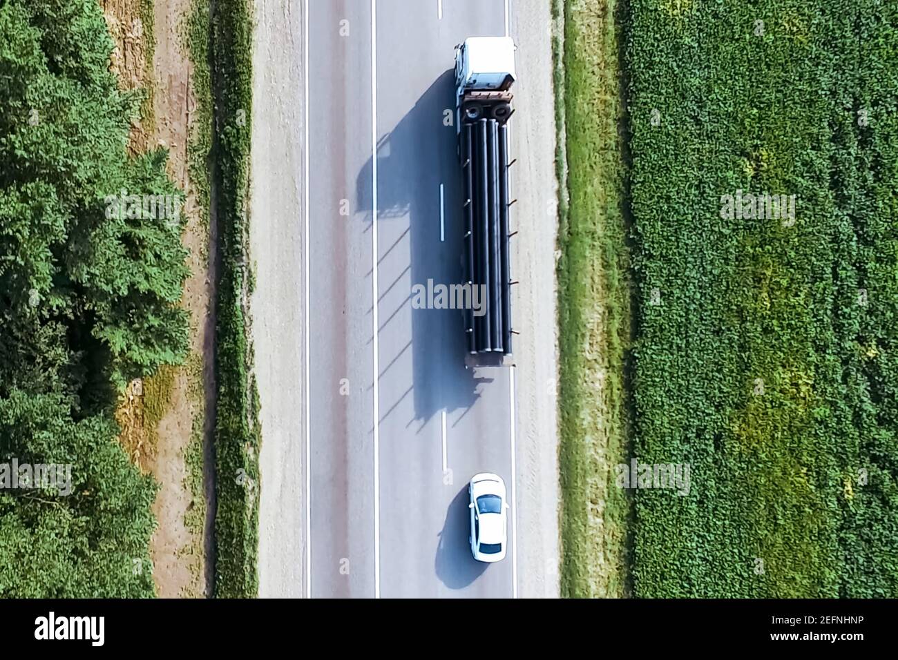 Transporte de tuberías. Construcción del oleoducto. Envío Foto de stock