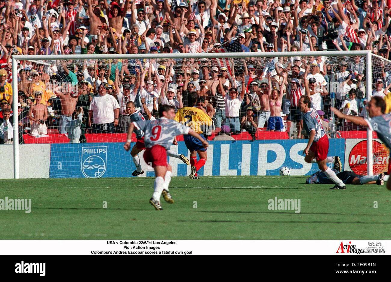 Fútbol - Copa Mundial de la FIFA 1994 - Grupo A - Estados Unidos de América  contra Colombia - Rose
