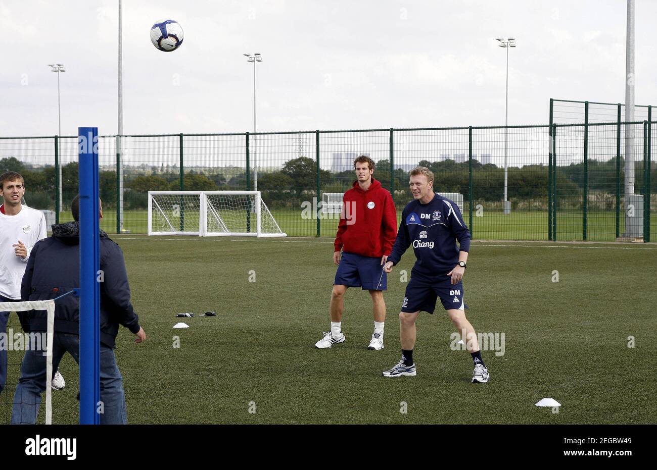 Tenis / Fútbol - Andy Murray visita el Everton FC Training Ground antes de  la Copa Davis GB en el Liverpool Echo Arena - Everton Training Ground,  Finch Farm - 15/9/09 Andy