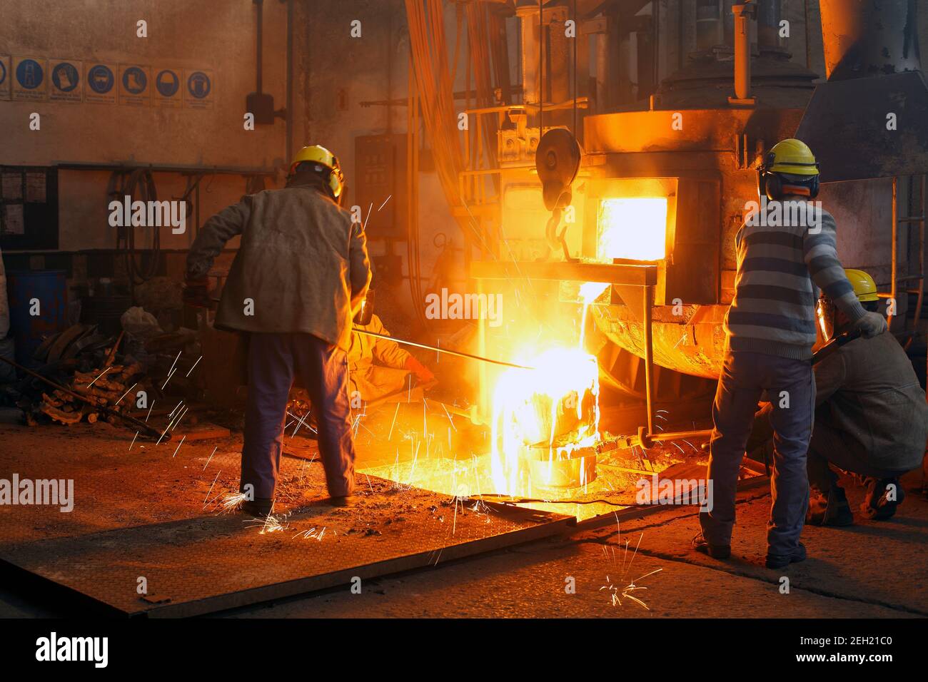 La industria del hierro y el acero Fotografía de stock Alamy La industria del hierro y el acero Fotografía de stock Alamy