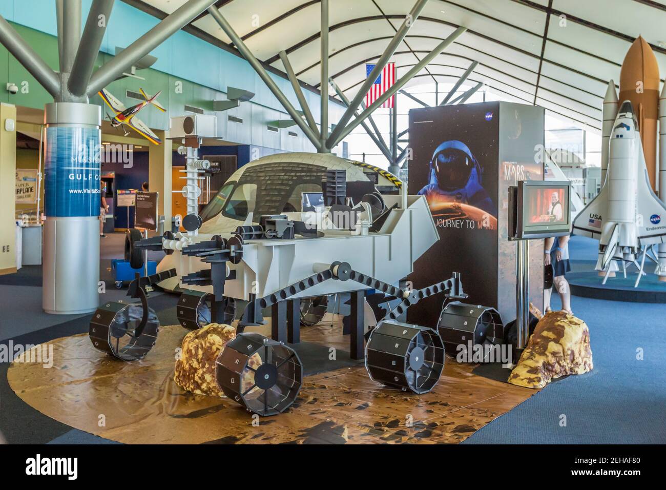 Concept Mars rover exposición de vehículos dentro del Infinity Science Center en el John C. Stennis Space Center, en Hamock County Mississippi Foto de stock