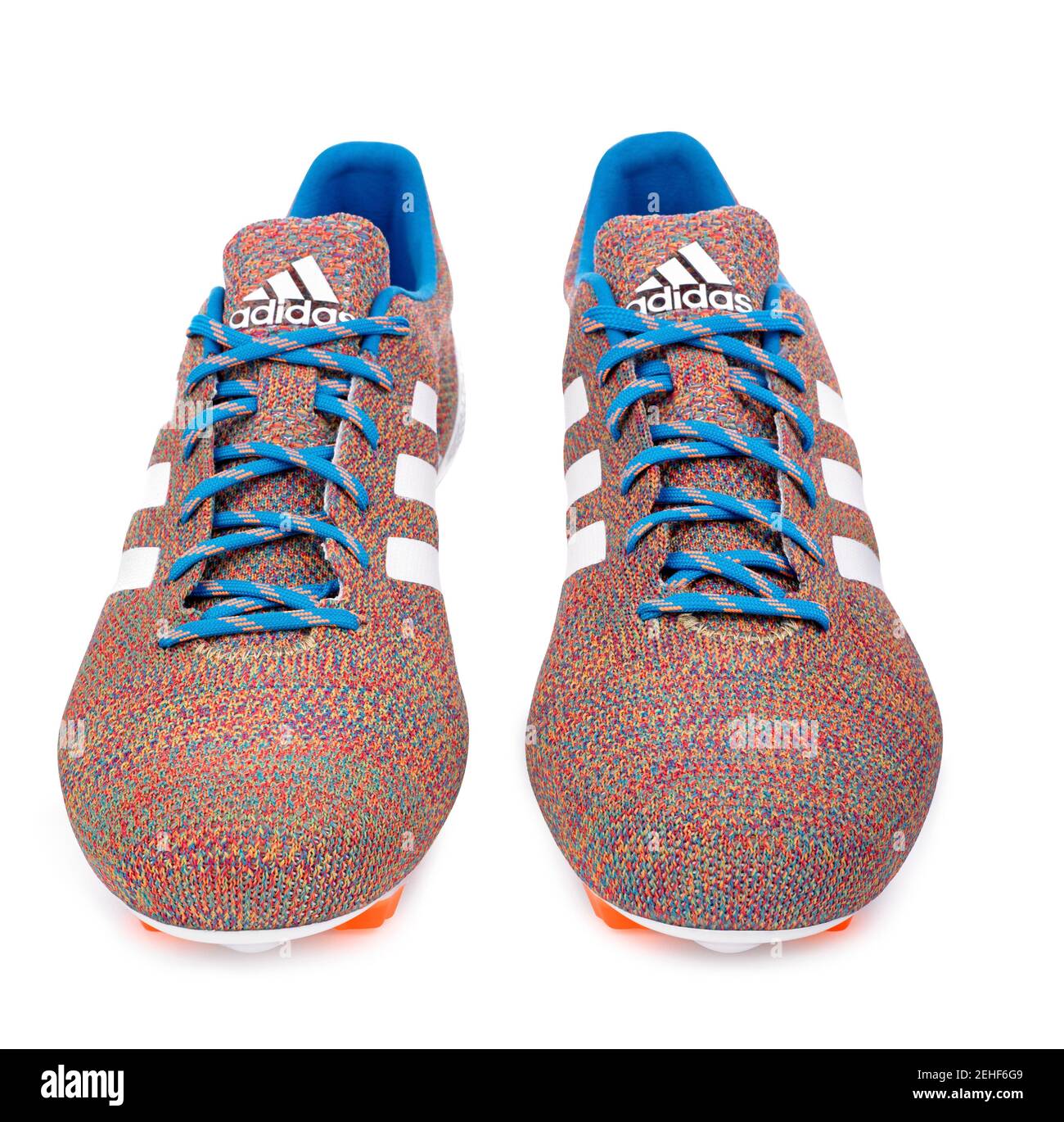 Fútbol - Luis Suarez Nuevo Adidas lanzamiento de botas de fútbol  presentamos las primeras botas de fútbol tejidas del mundo, las botas de  fútbol adidas Samba primeknit Luis Suarez lanza las nuevas